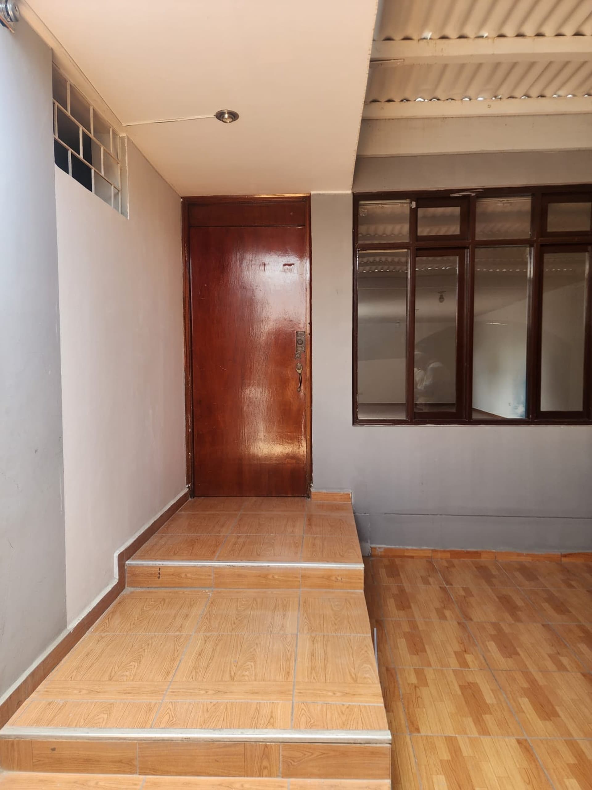 Vendo Amplia y Ubicadisima Casa - Urb. San José - Ica