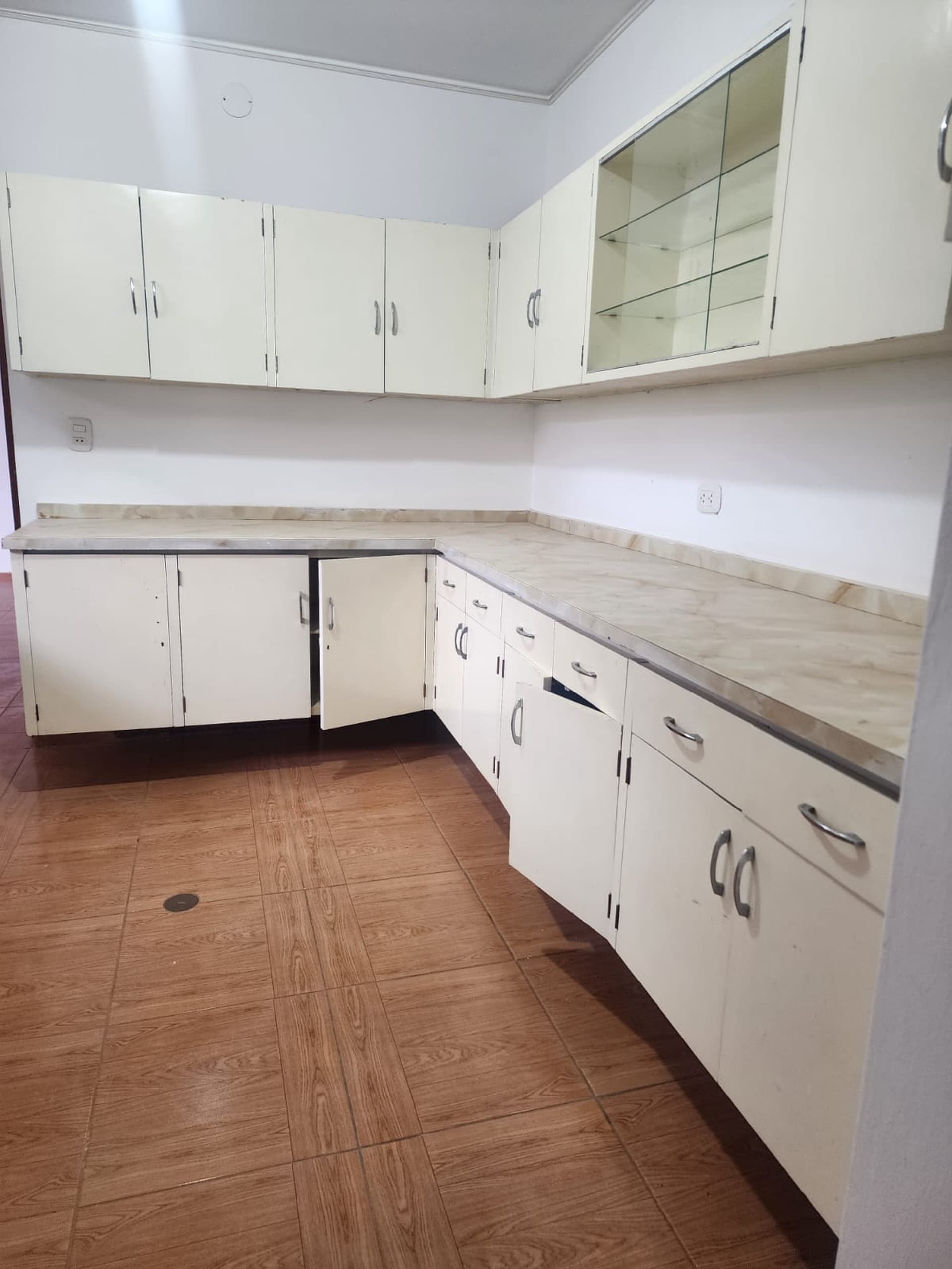 Vendo Amplia y Ubicadisima Casa - Urb. San José - Ica