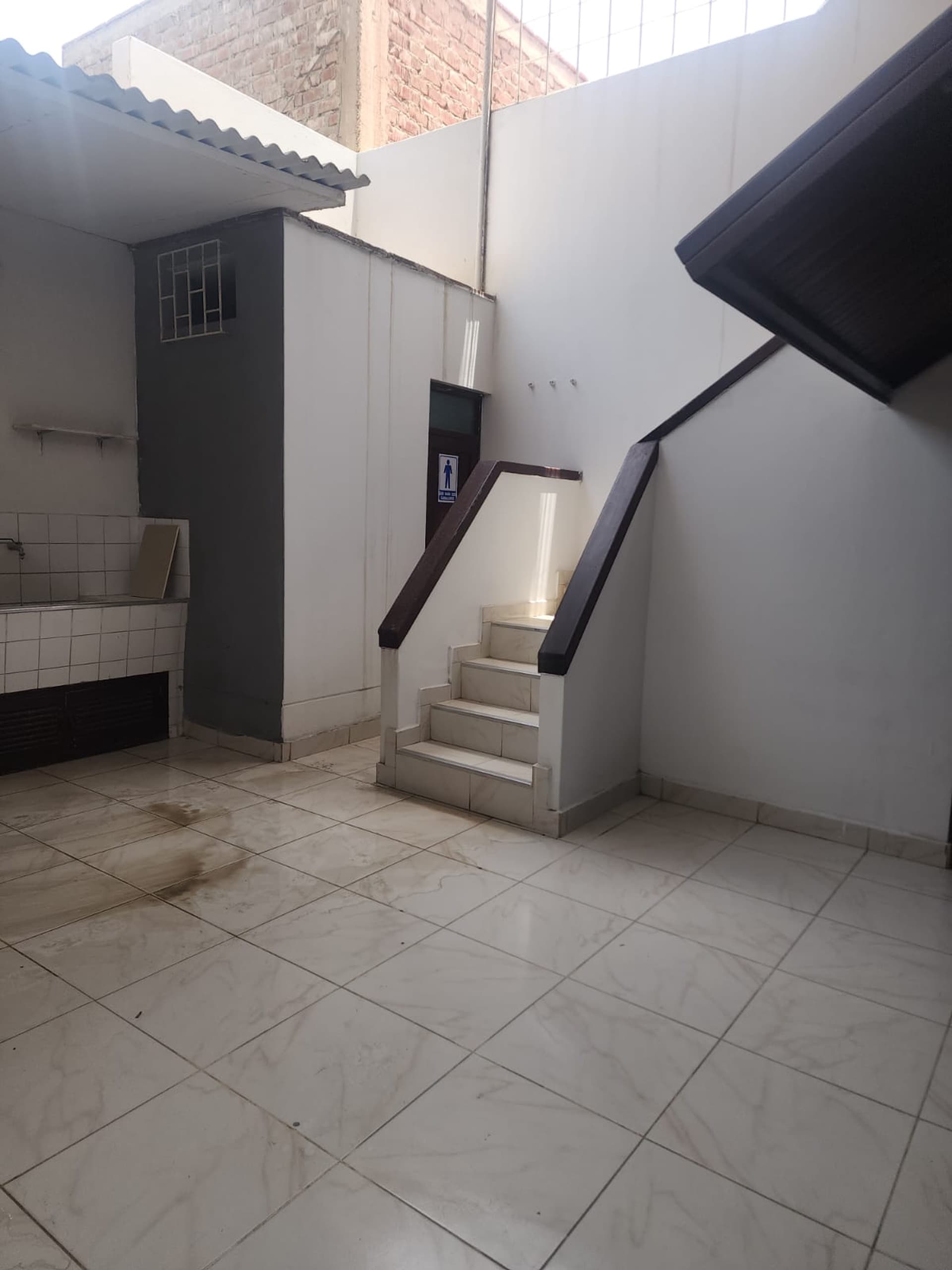 Vendo Amplia y Ubicadisima Casa - Urb. San José - Ica
