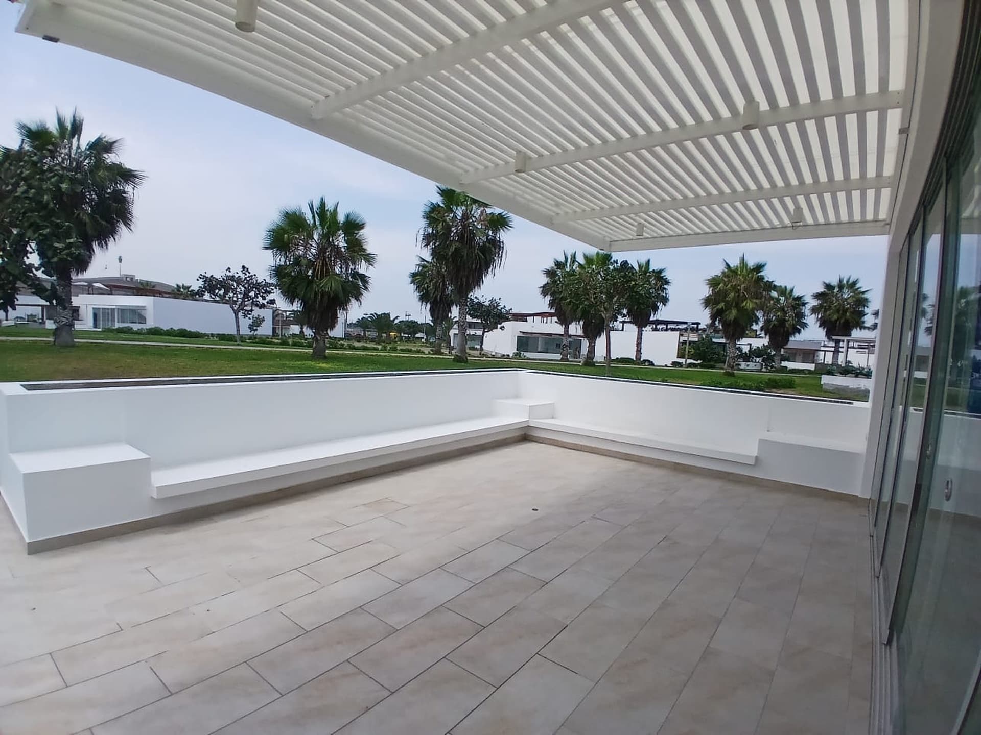 ¡Casa de Playa en Venta! Coral - Asia