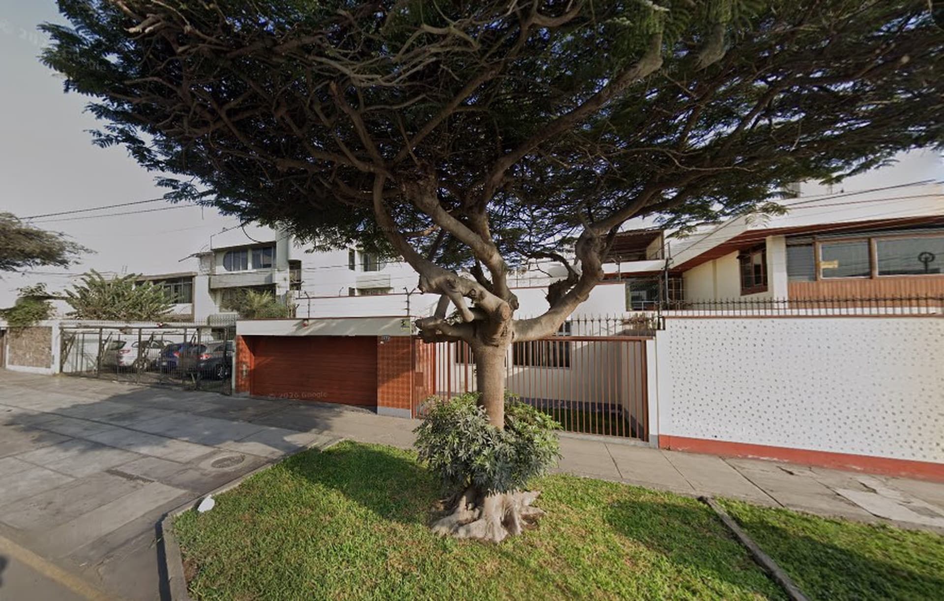 ¡Amplia Casa en Venta! Av. Las Artes Norte - San Borja