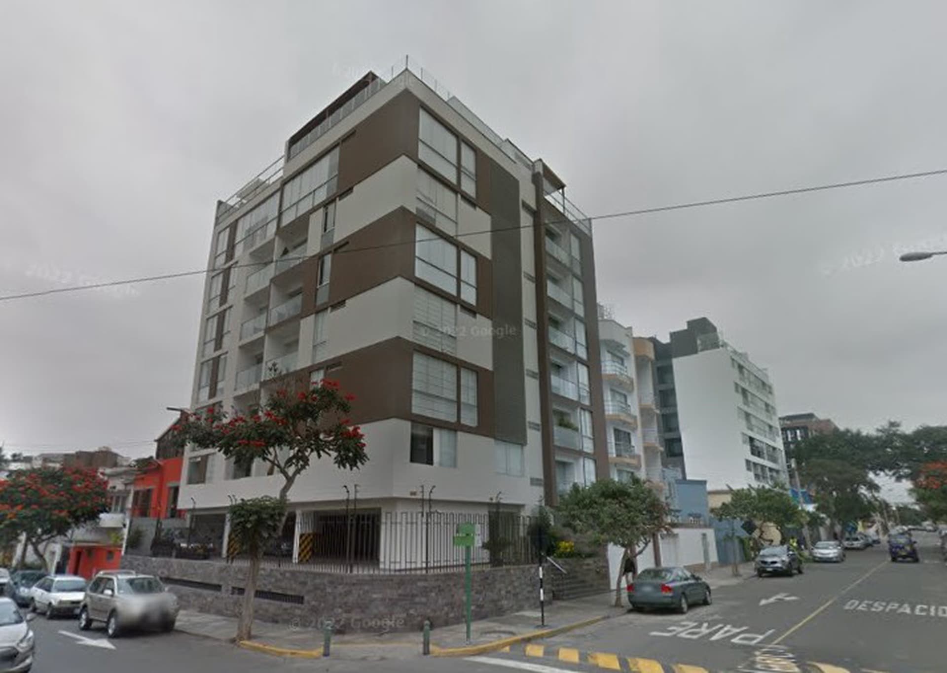 ¡Amplio Depa en Alquiler! 2dorm/1cochera Calle Independencia Miraflores