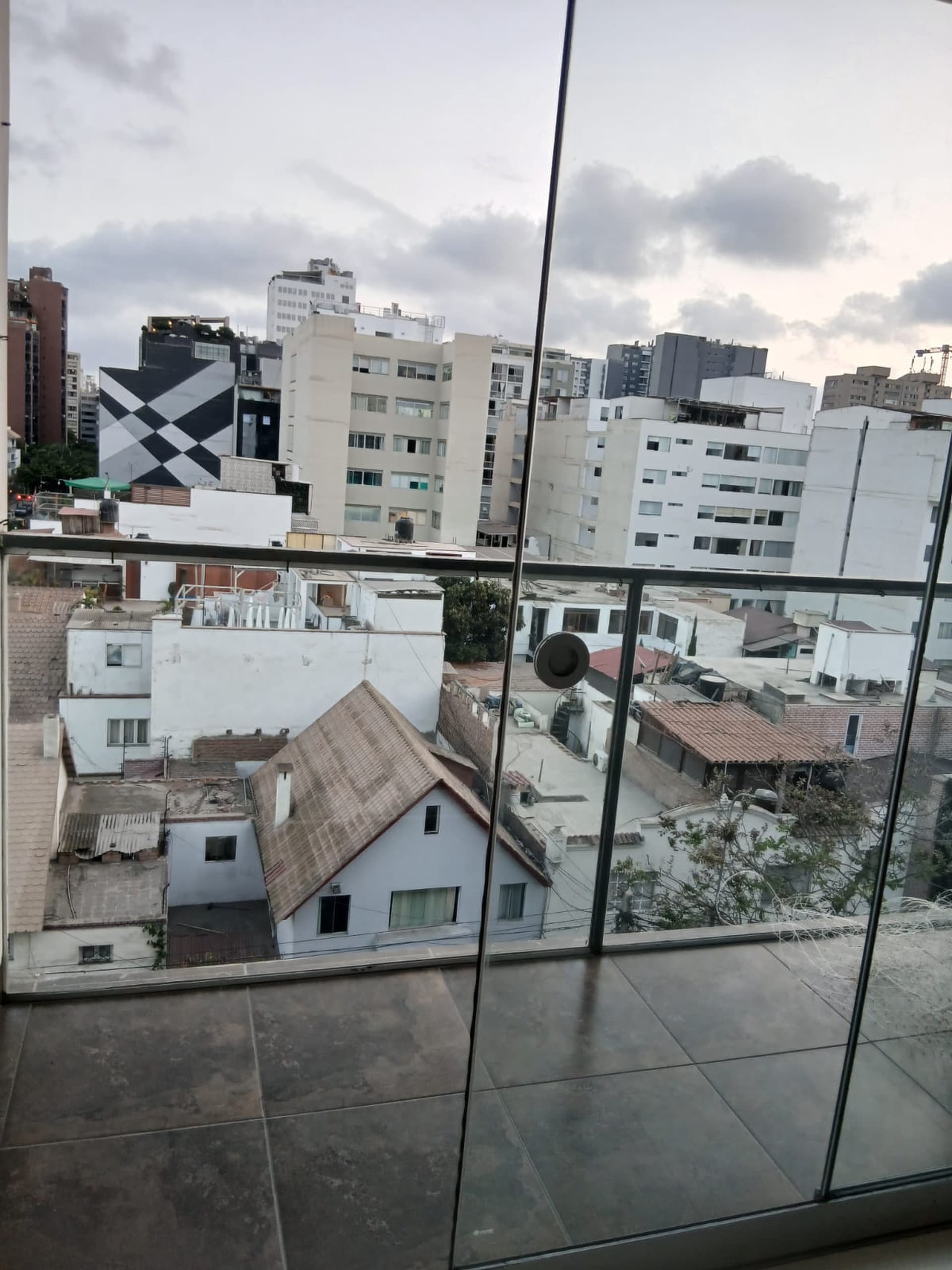¡Amplio Depa en Alquiler! 2dorm/1cochera Calle Independencia Miraflores
