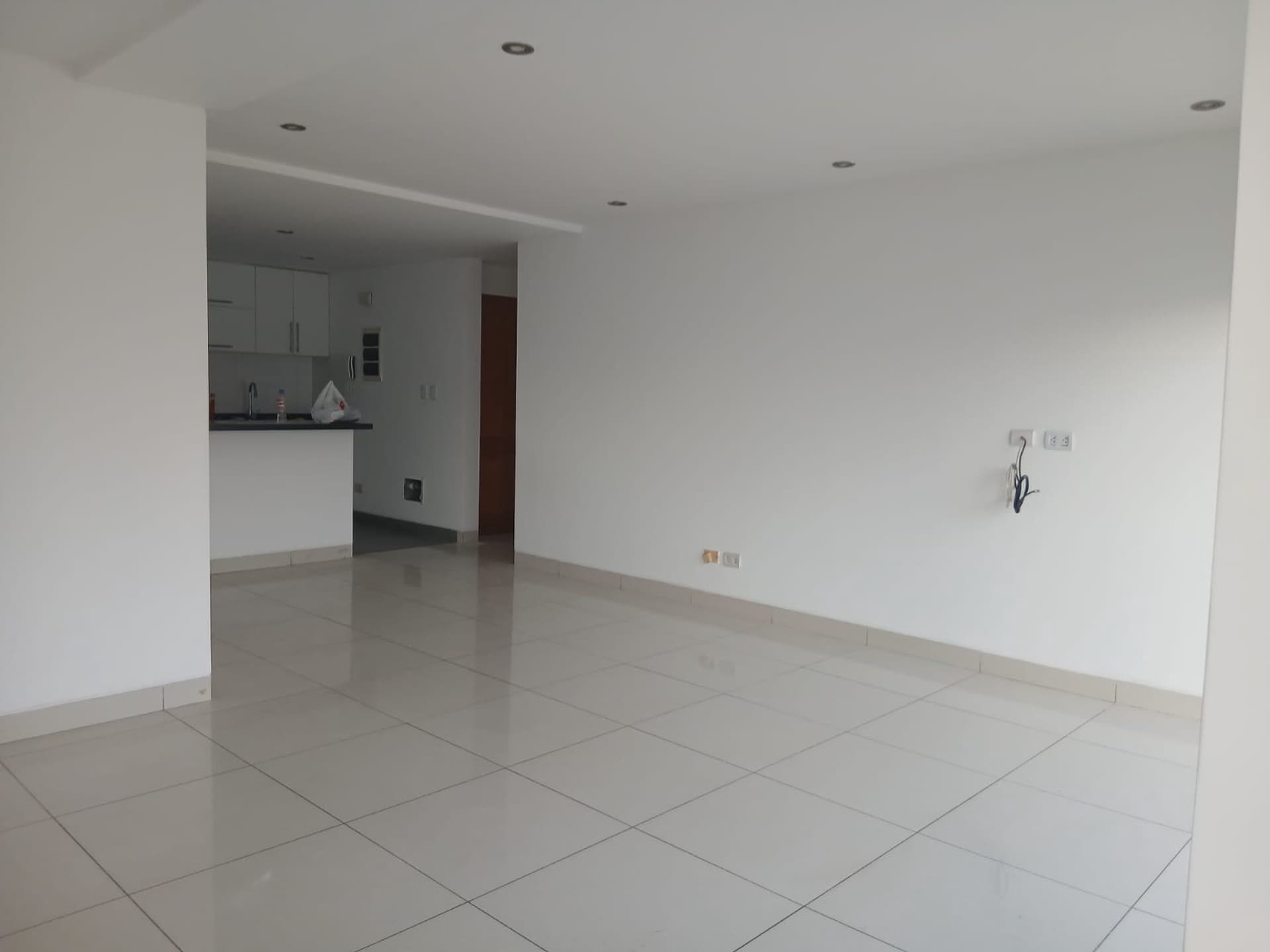 ¡Amplio Depa en Alquiler! 2dorm/1cochera Calle Independencia Miraflores