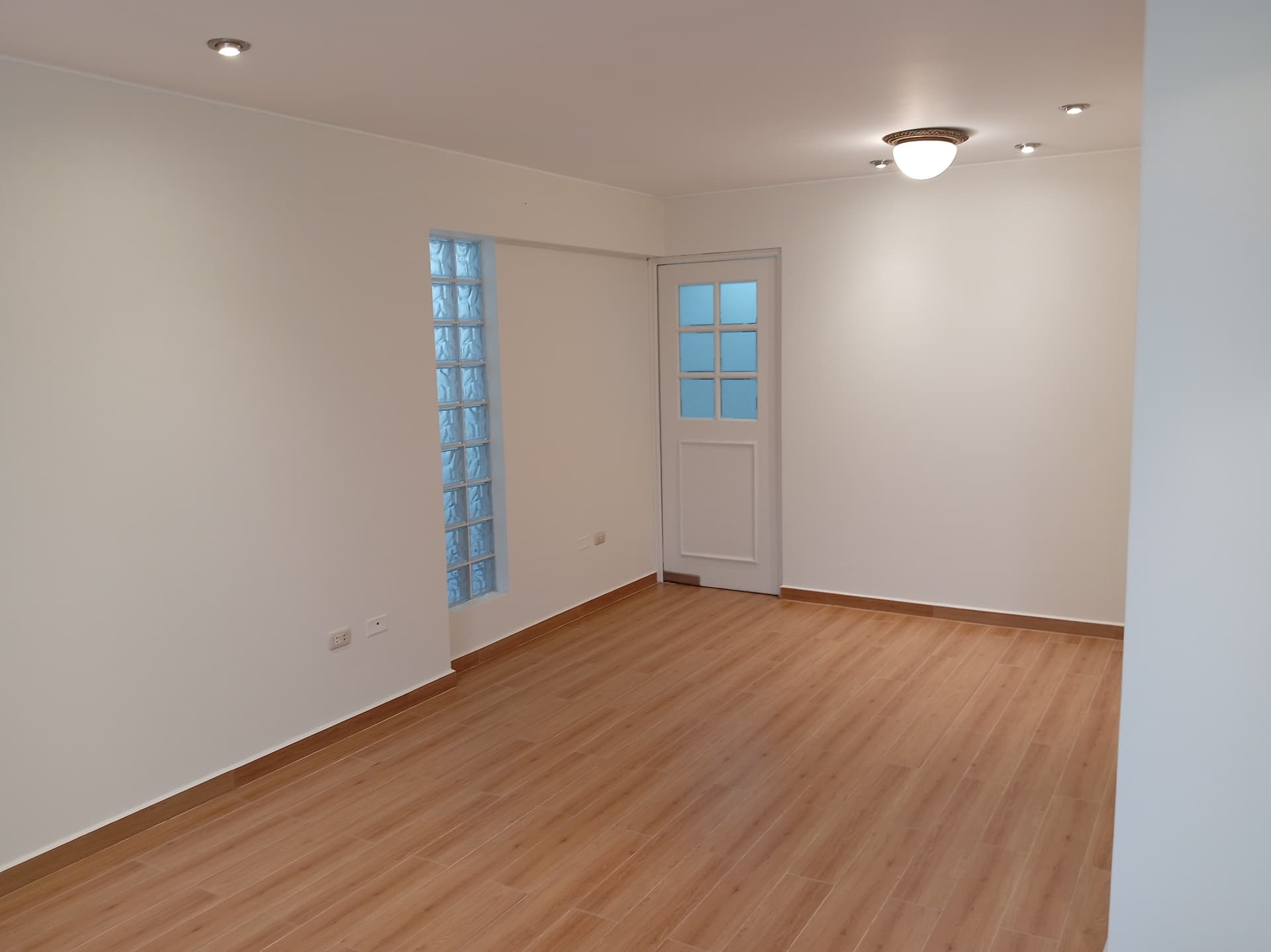 ¡Amplio Depa en Venta! 1er. Piso - Urb. Monterrico Norte San Borja