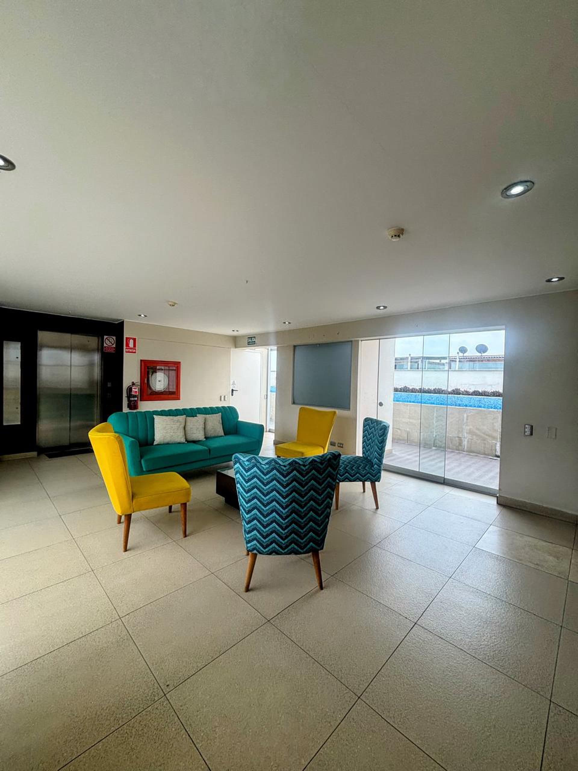 ¡Amplio Depa en Venta! 3dorm/Cochera - Urb. Los Manzanos Surco