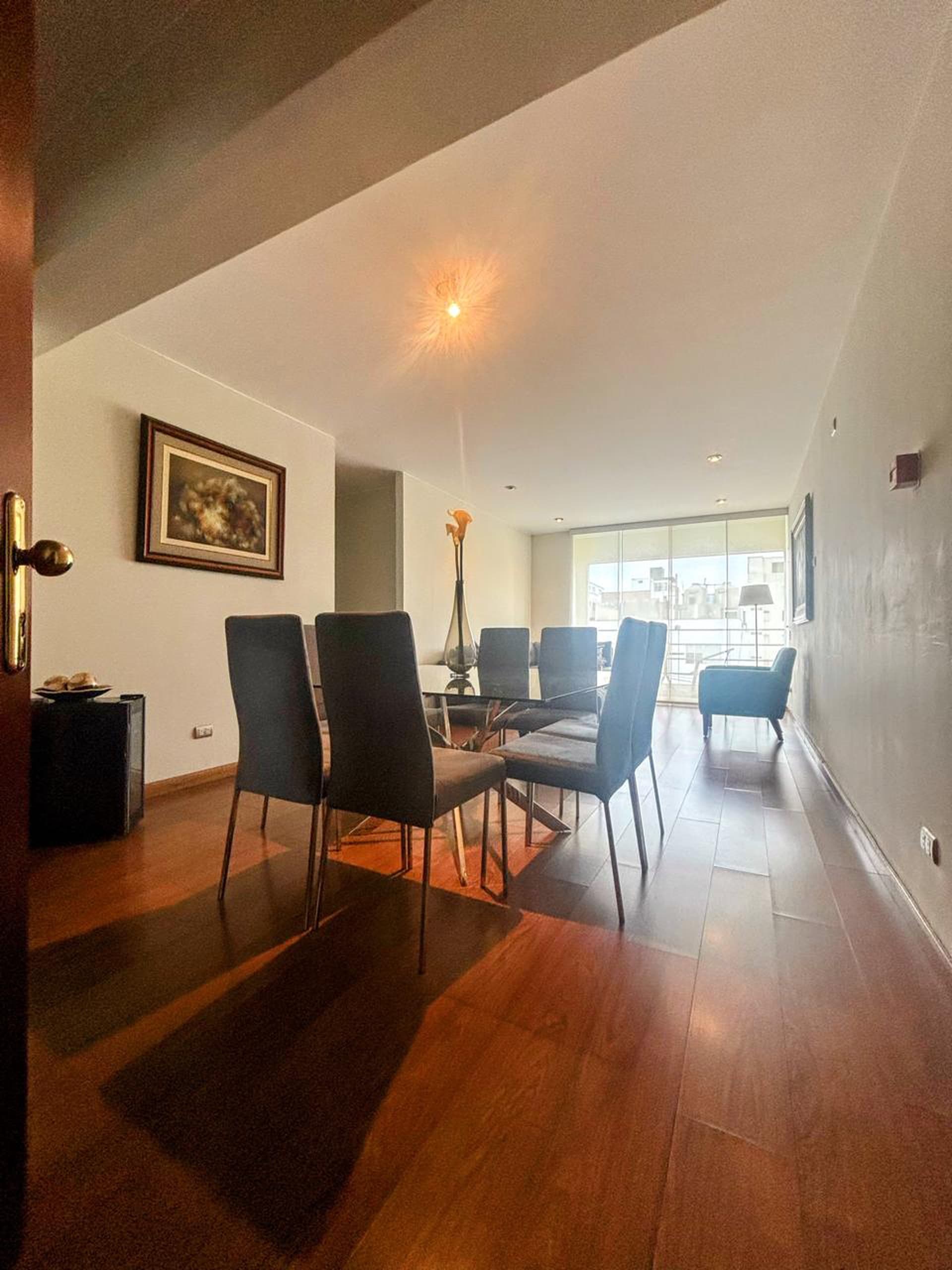 ¡Amplio Depa en Venta! 3dorm/Cochera - Urb. Los Manzanos Surco