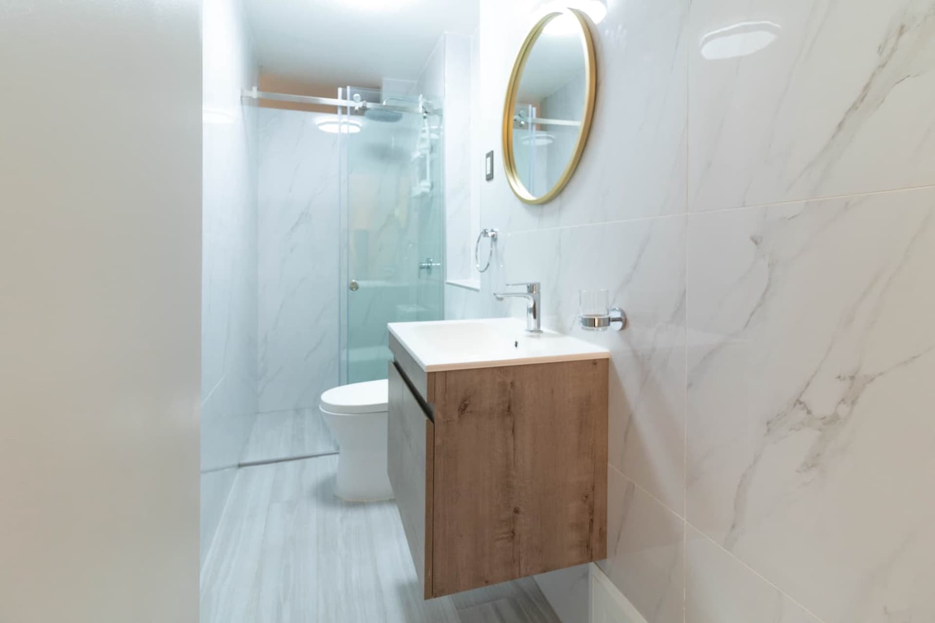 ¡Amplio Depa en Venta! 1er Piso - Miraflores