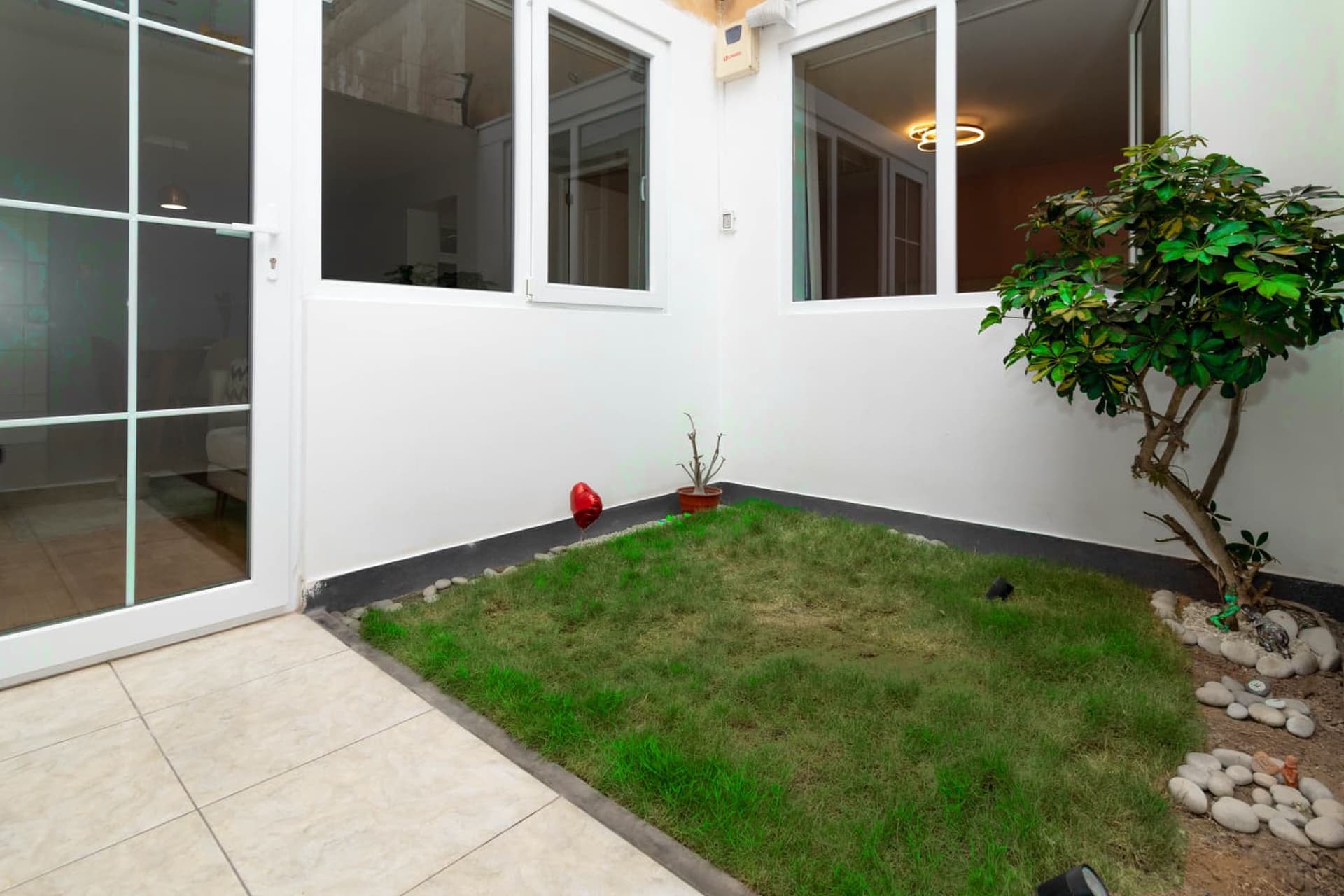 ¡Amplio Depa en Venta! 1er Piso - Miraflores