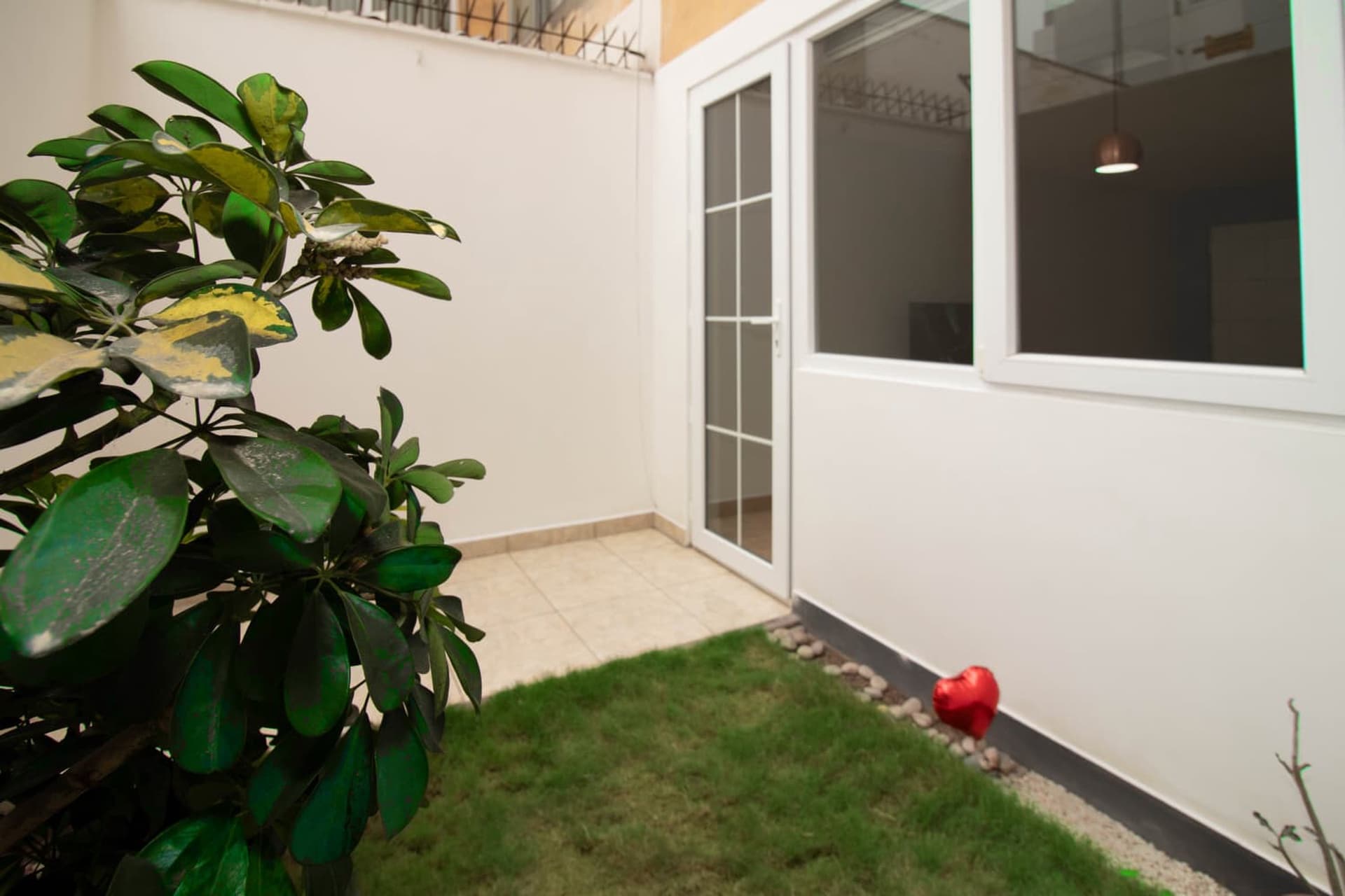 ¡Amplio Depa en Venta! 1er Piso - Miraflores