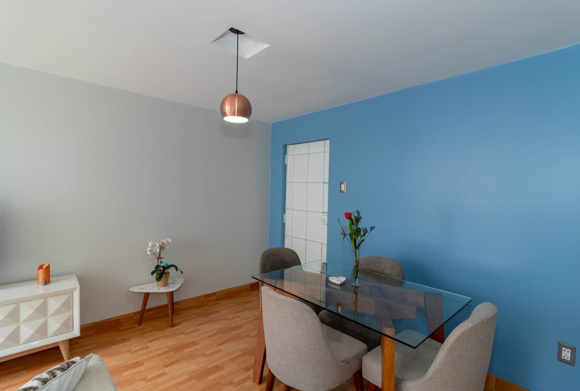 ¡Amplio Depa en Venta! 1er Piso - Miraflores