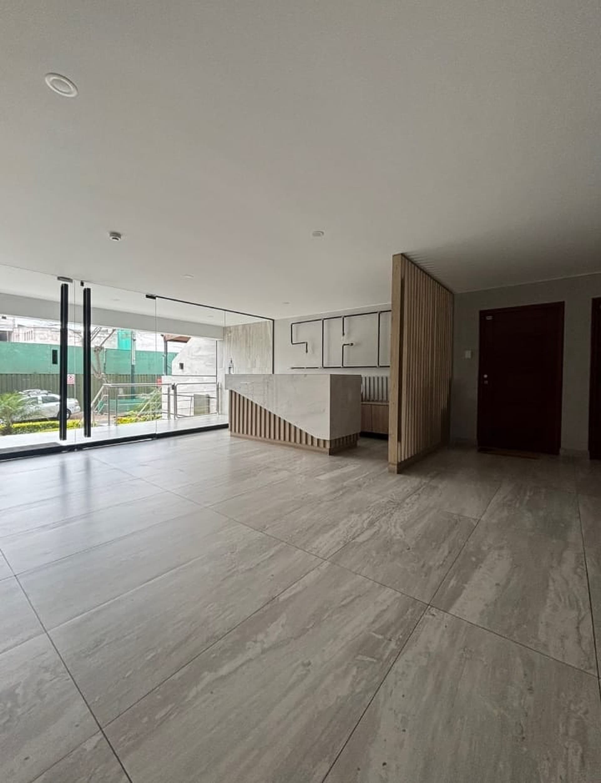 ¡Acogedor Depa en Venta! 2dorm/84 M2/cochera - Urb. Chacarilla del Estanque Surco