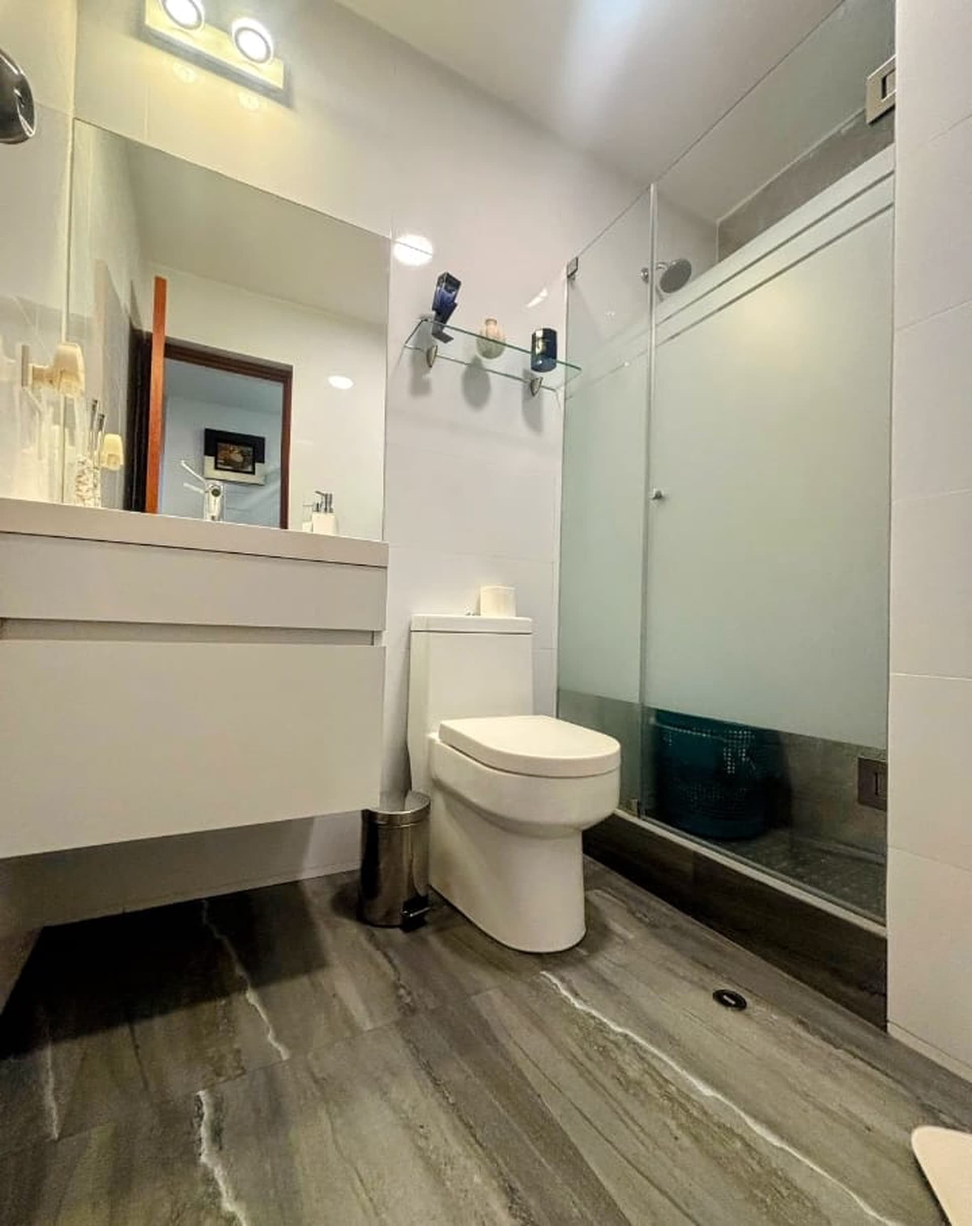 ¡Acogedor Depa en Venta! 2dorm/84 M2/cochera - Urb. Chacarilla del Estanque Surco