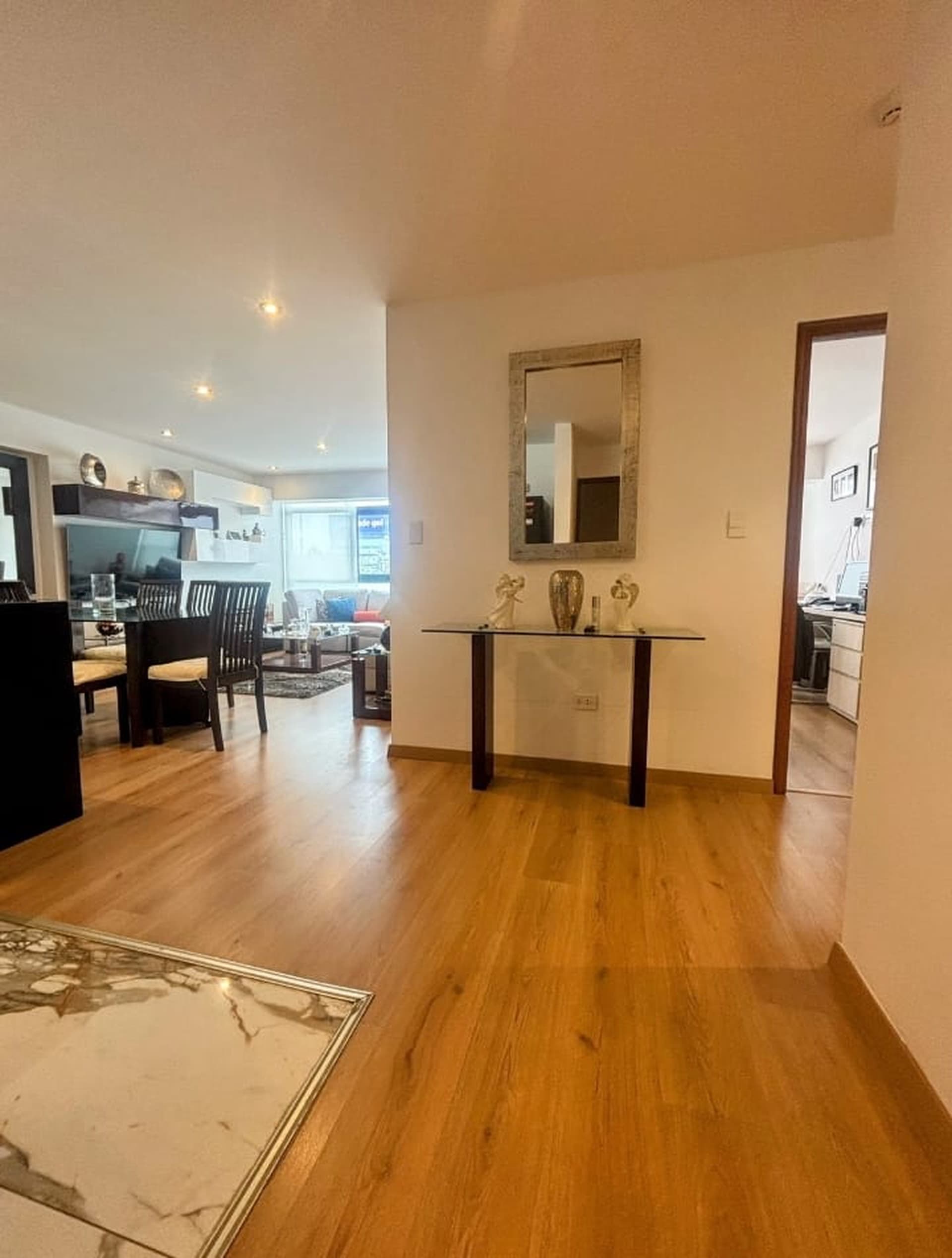 ¡Acogedor Depa en Venta! 2dorm/84 M2/cochera - Urb. Chacarilla del Estanque Surco