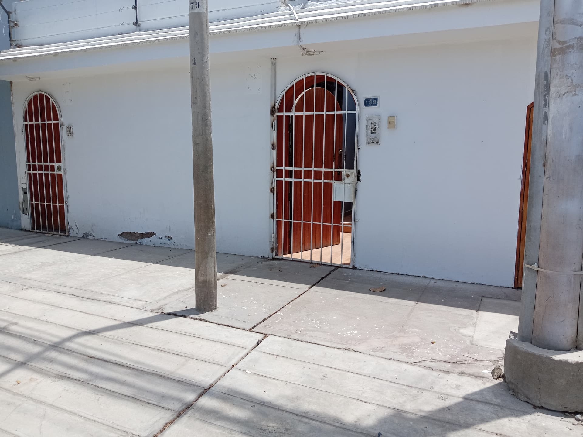 Vendo Amplia y Ubicadisima Casa - Urb. San José - Ica