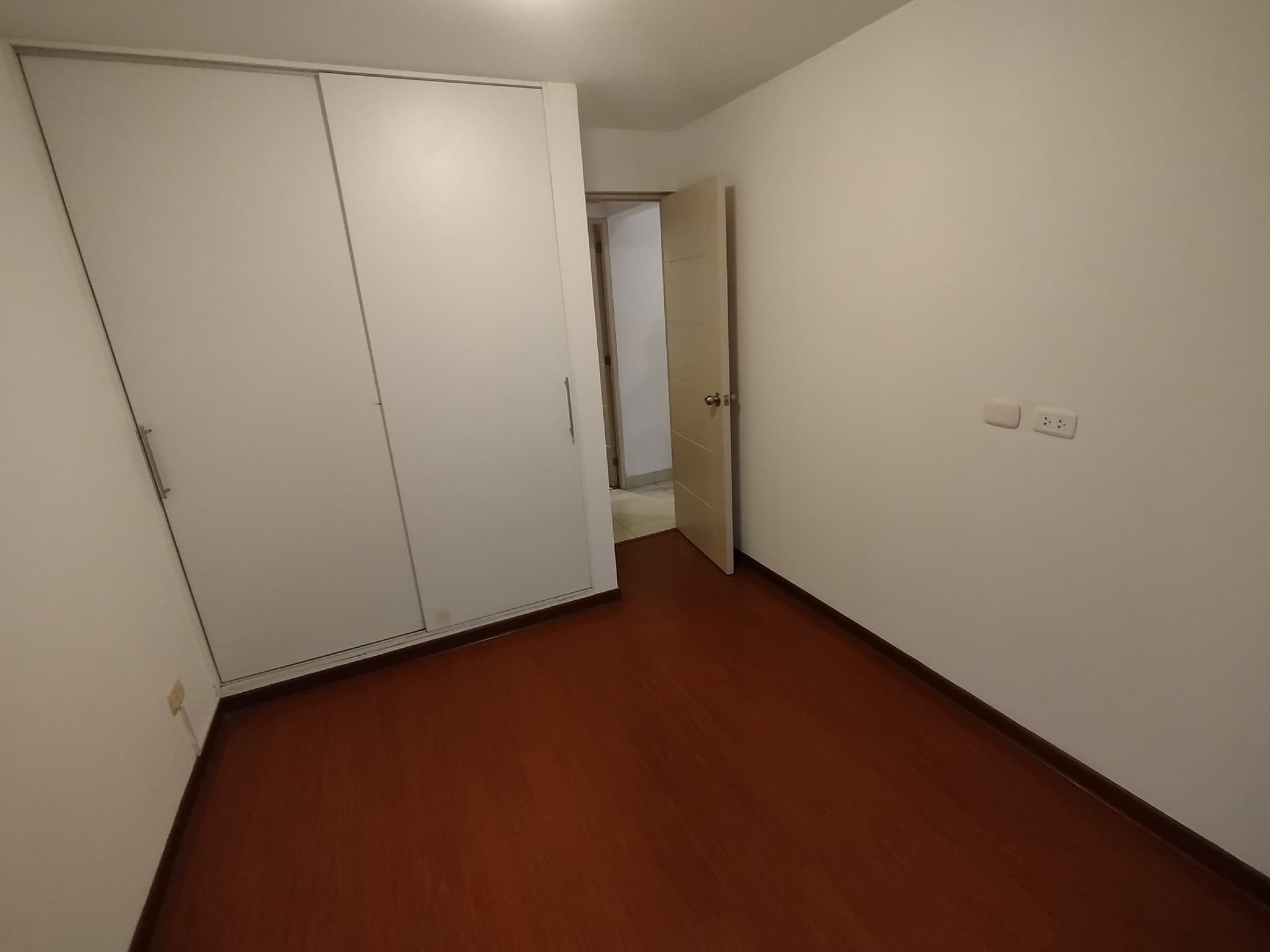 ¡Amplio Depa en Alquiler! 2dorm/1cochera Calle Independencia Miraflores