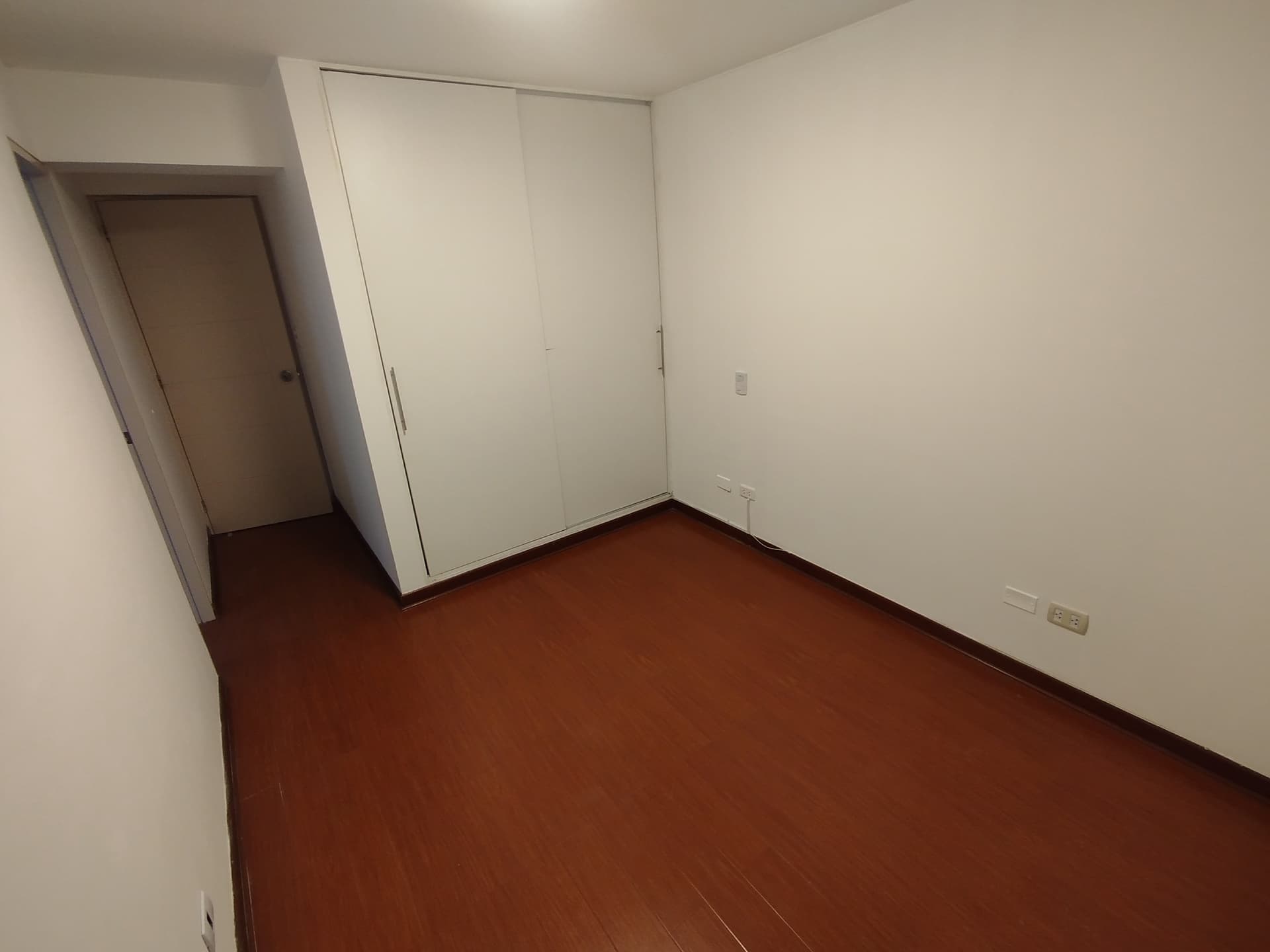 ¡Amplio Depa en Alquiler! 2dorm/1cochera Calle Independencia Miraflores