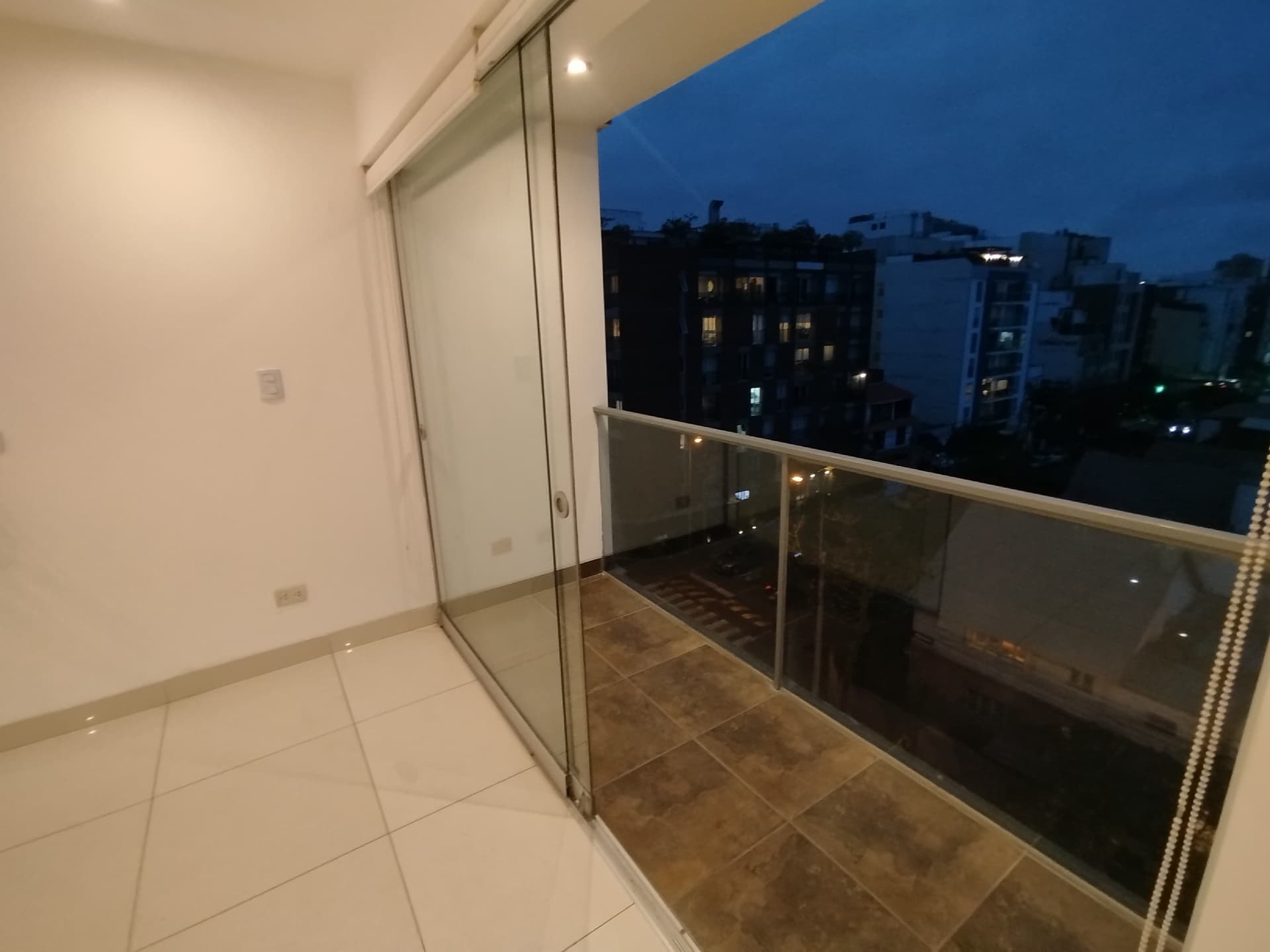 ¡Amplio Depa en Alquiler! 2dorm/1cochera Calle Independencia Miraflores
