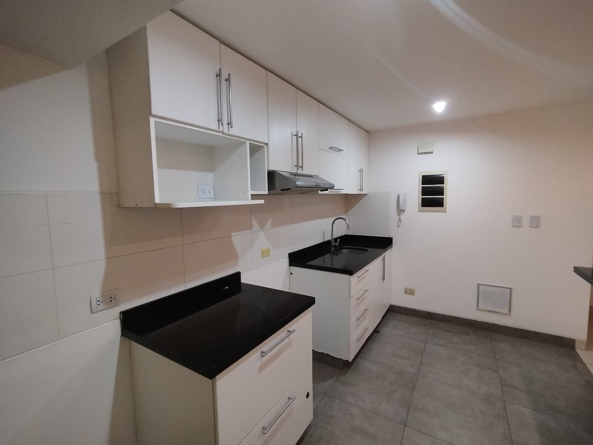 ¡Amplio Depa en Alquiler! 2dorm/1cochera Calle Independencia Miraflores