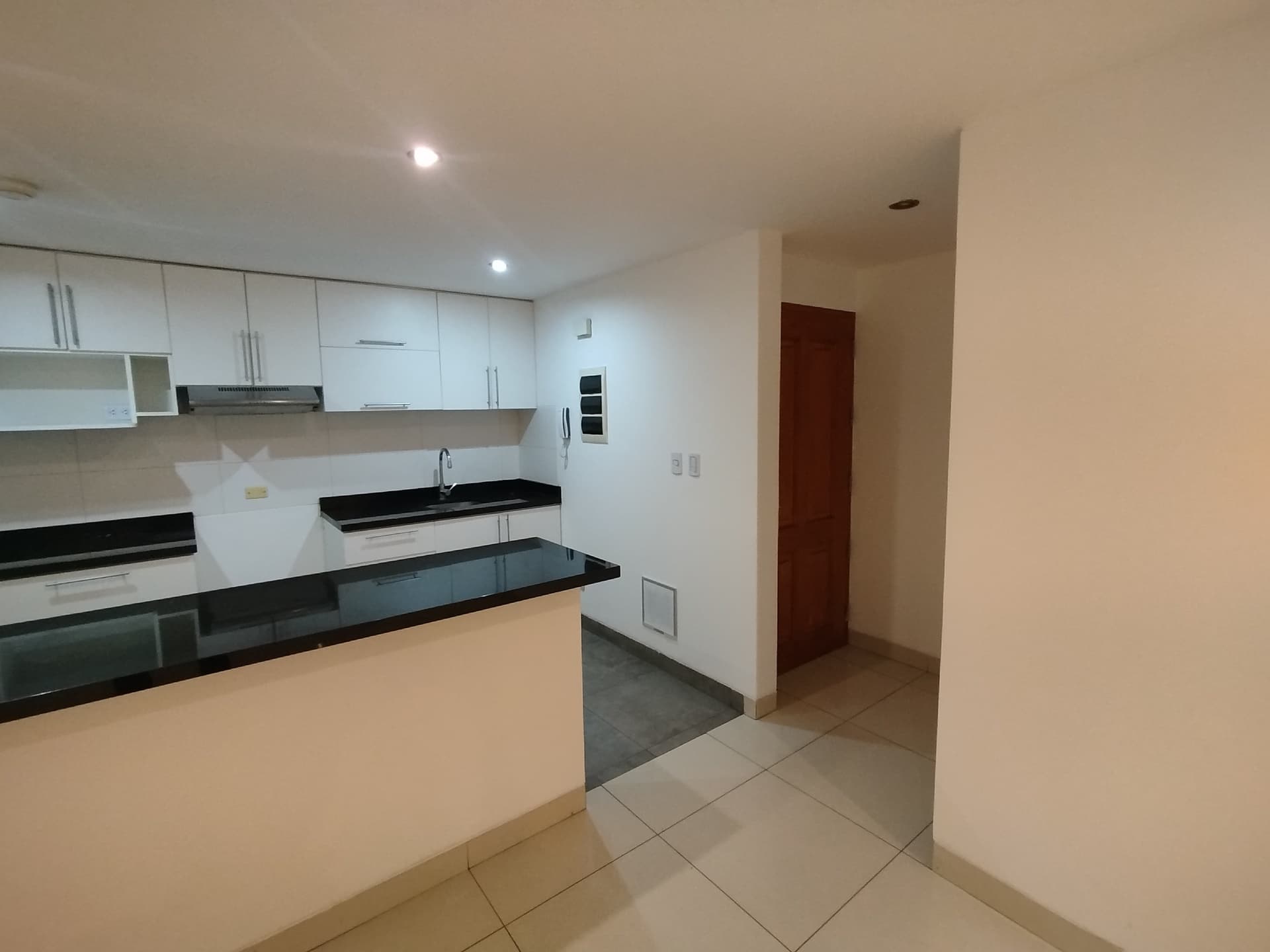 ¡Amplio Depa en Alquiler! 2dorm/1cochera Calle Independencia Miraflores